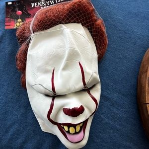 Pennywise mask. NWT
